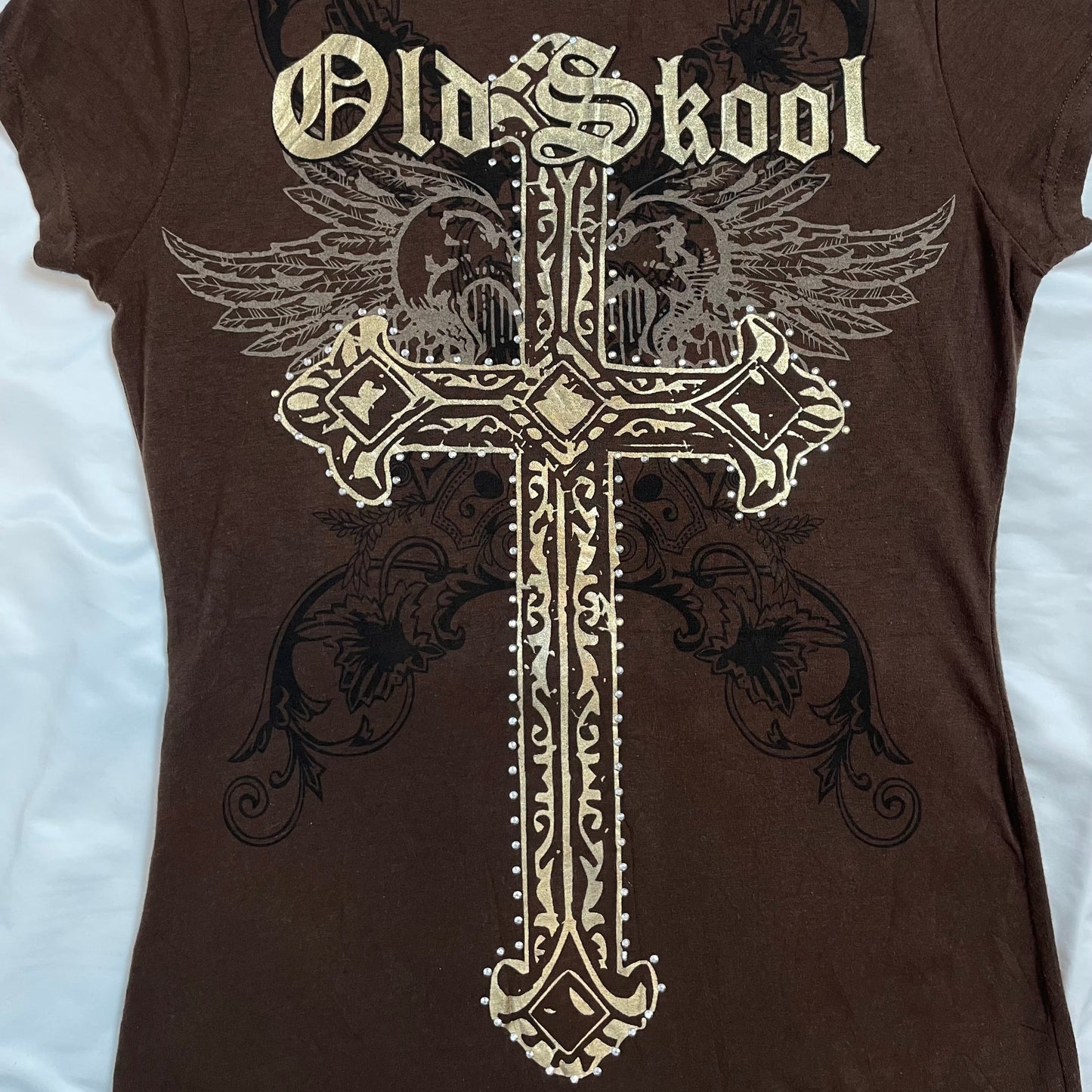 Vintage Y2K Old Skool Winged Cross Graphic Tee | Best Fit UK 10