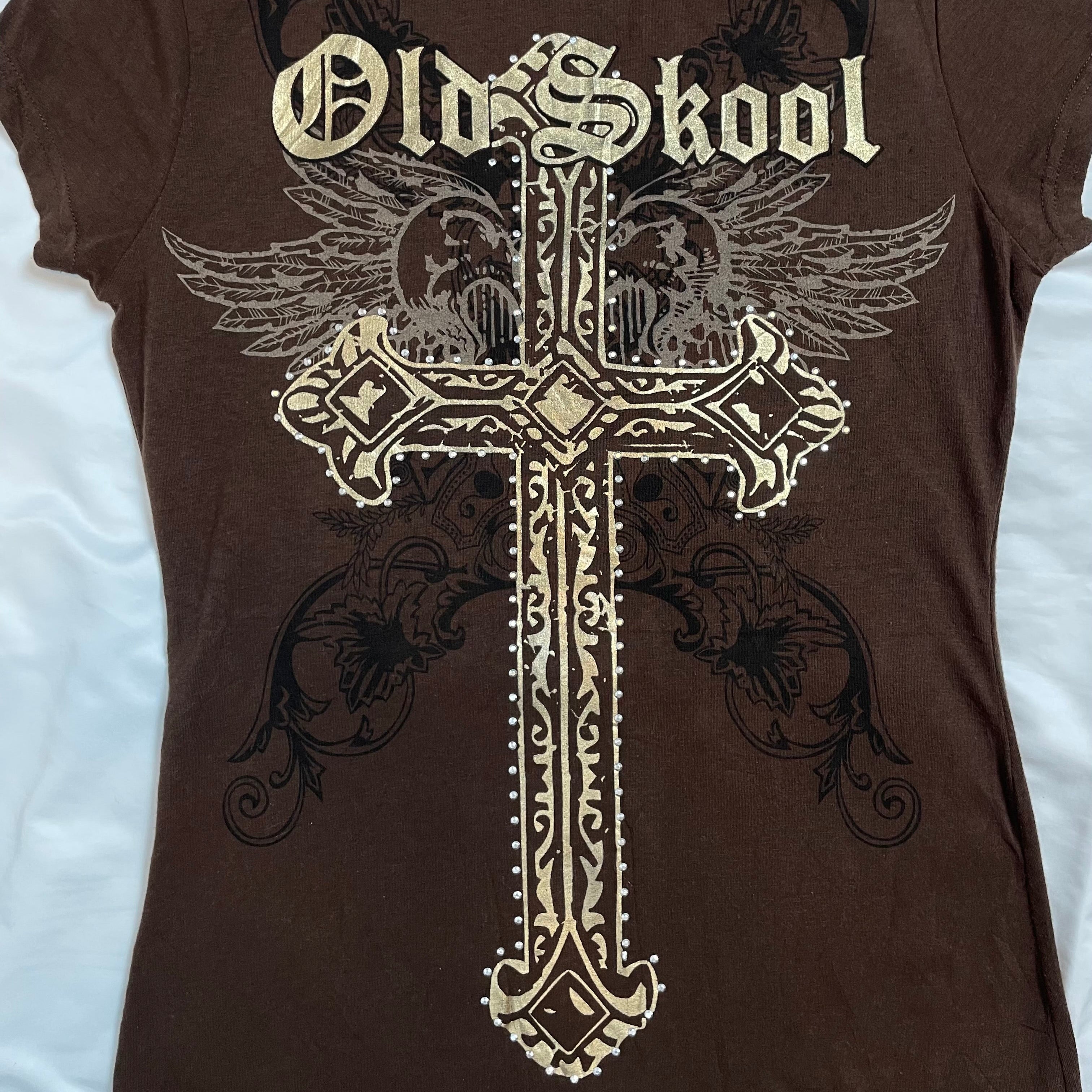 Vintage Y2K Old Skool Winged Cross Graphic Tee | Best Fit UK 10