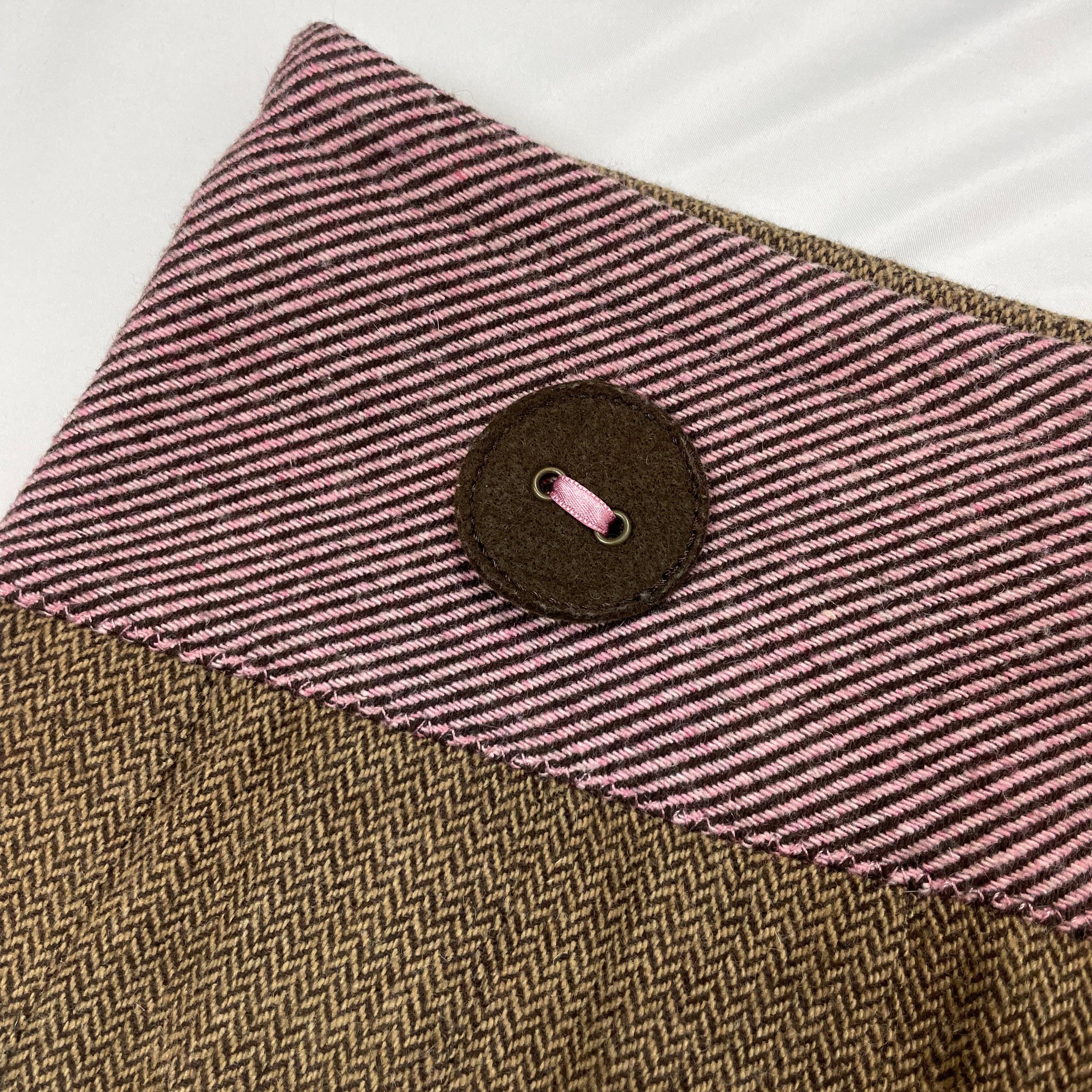 Vintage Benetton Pleated Mini Skirt Y2K Brown Pink Trim (IT 40 / UK 6-8)