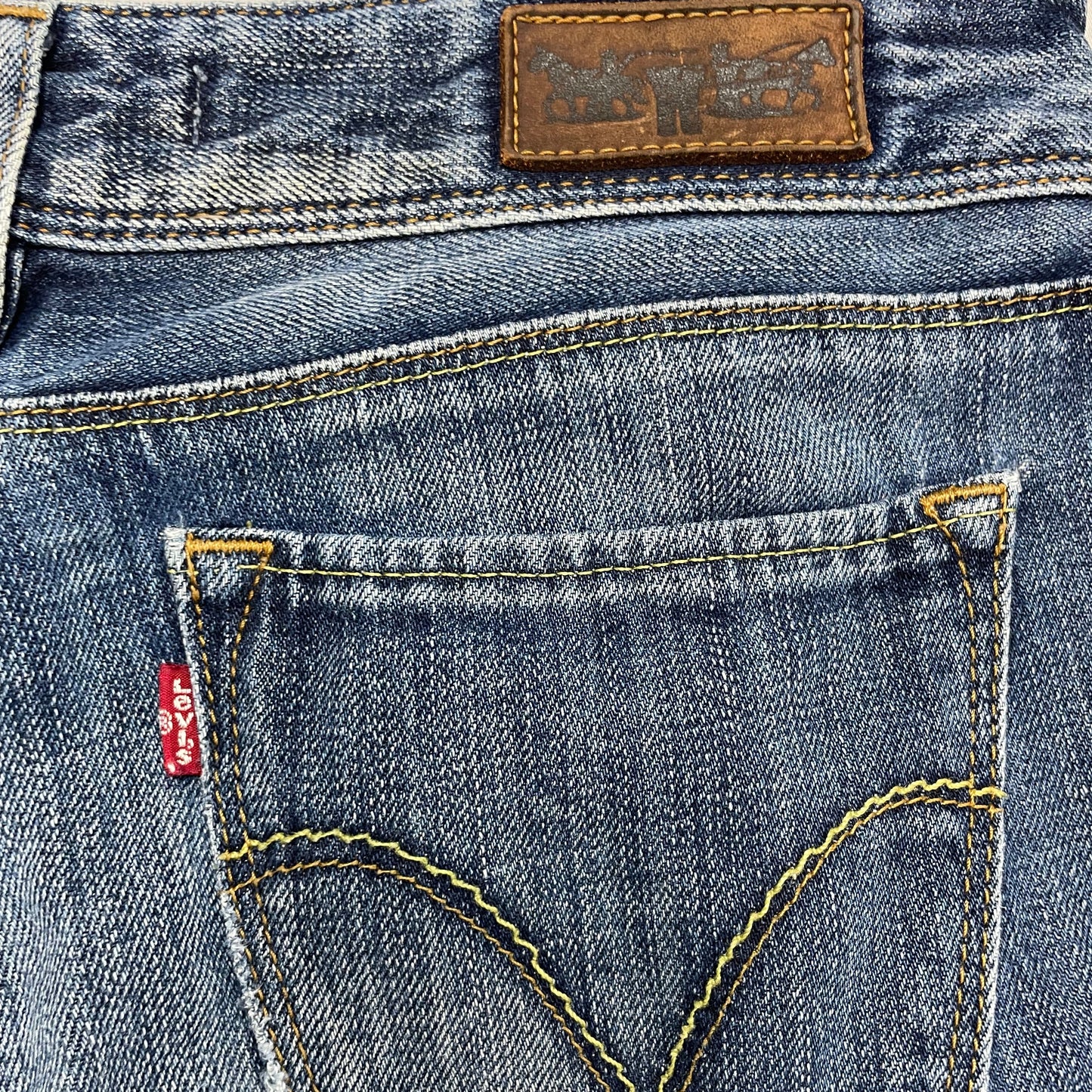 Levi’s 470 Straight Fit Vintage Jeans – W29 L32 - Best fit UK 6-8