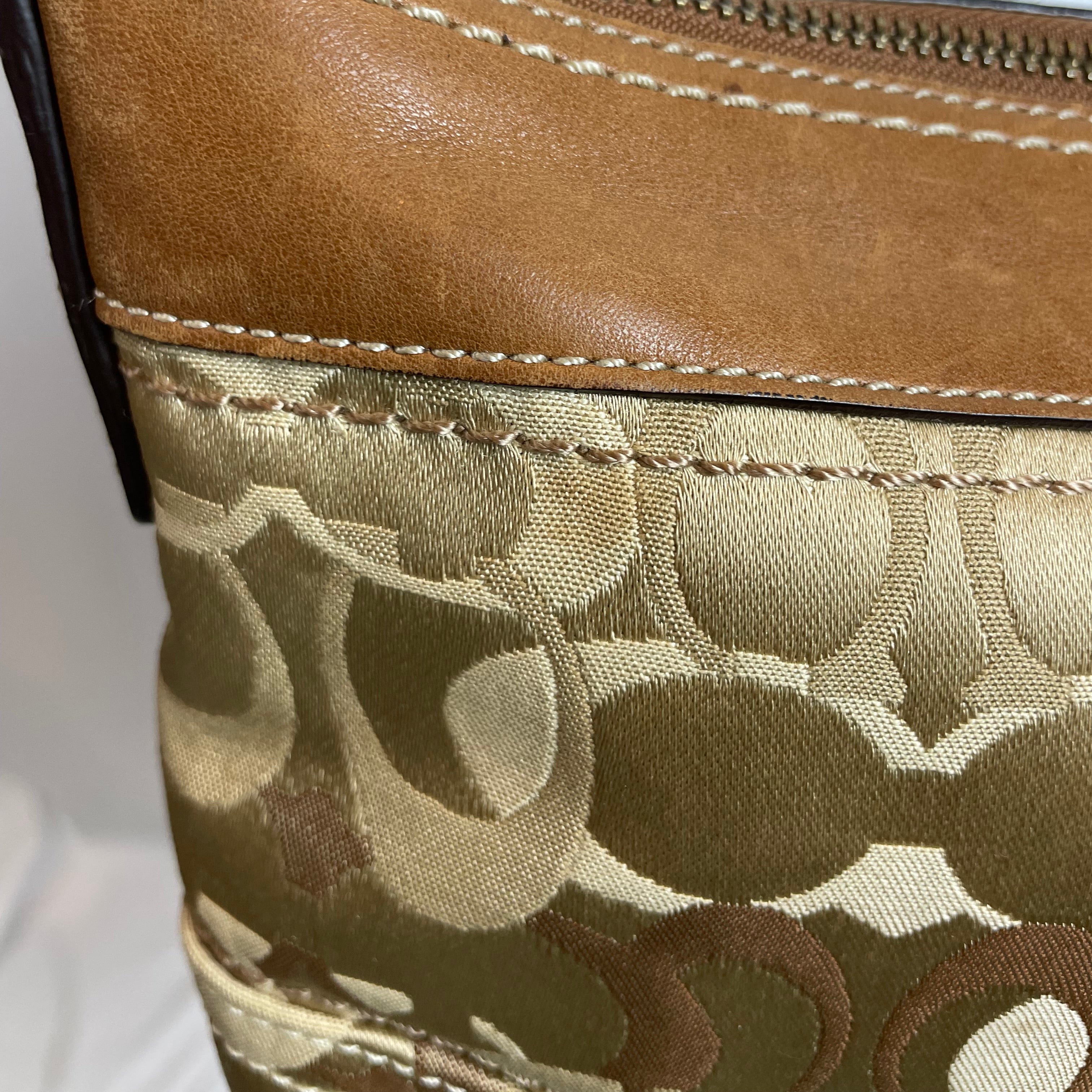 Y2K Coach Signature Jacquard Tan Shoulder Bag (E0973–F10379)