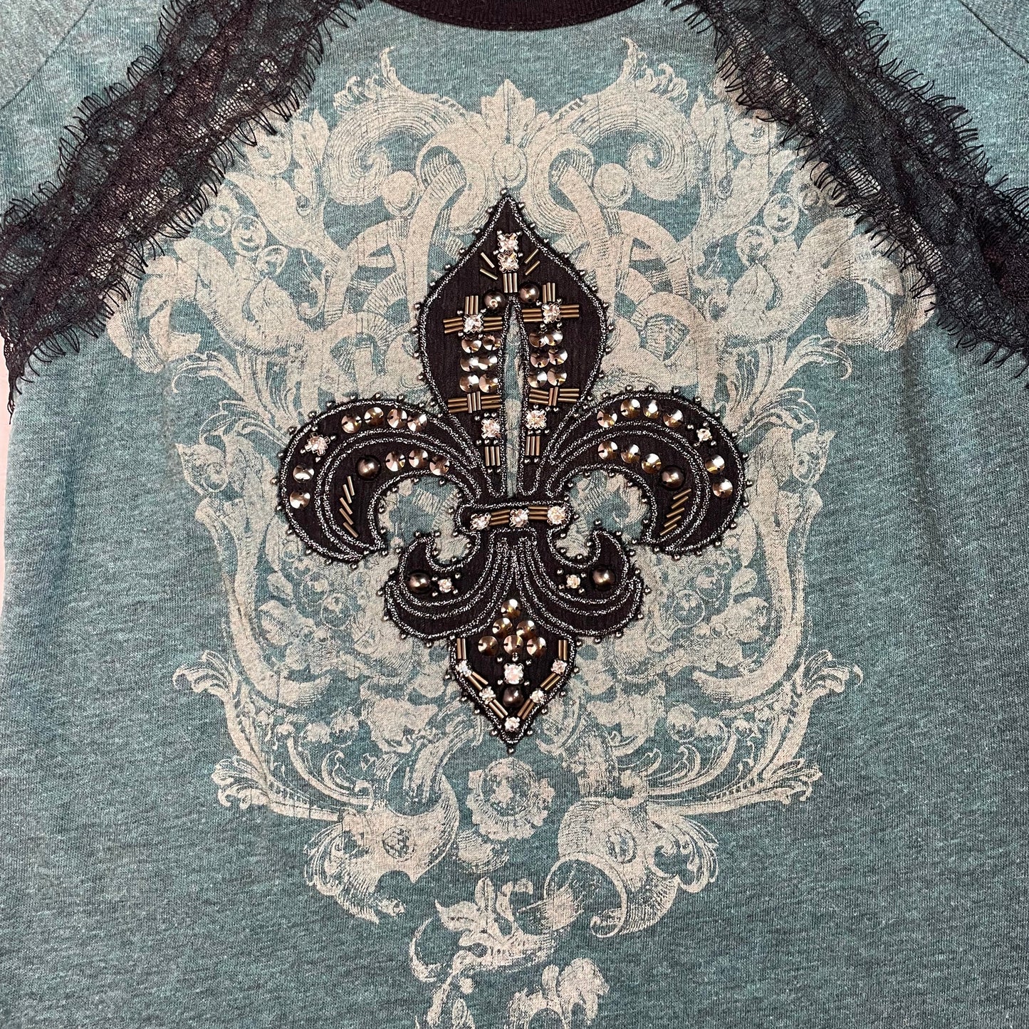 Authentic Miss Me Lace Trim Rhinestone Fleur-de-Lis Tee | Best Fit UK 8