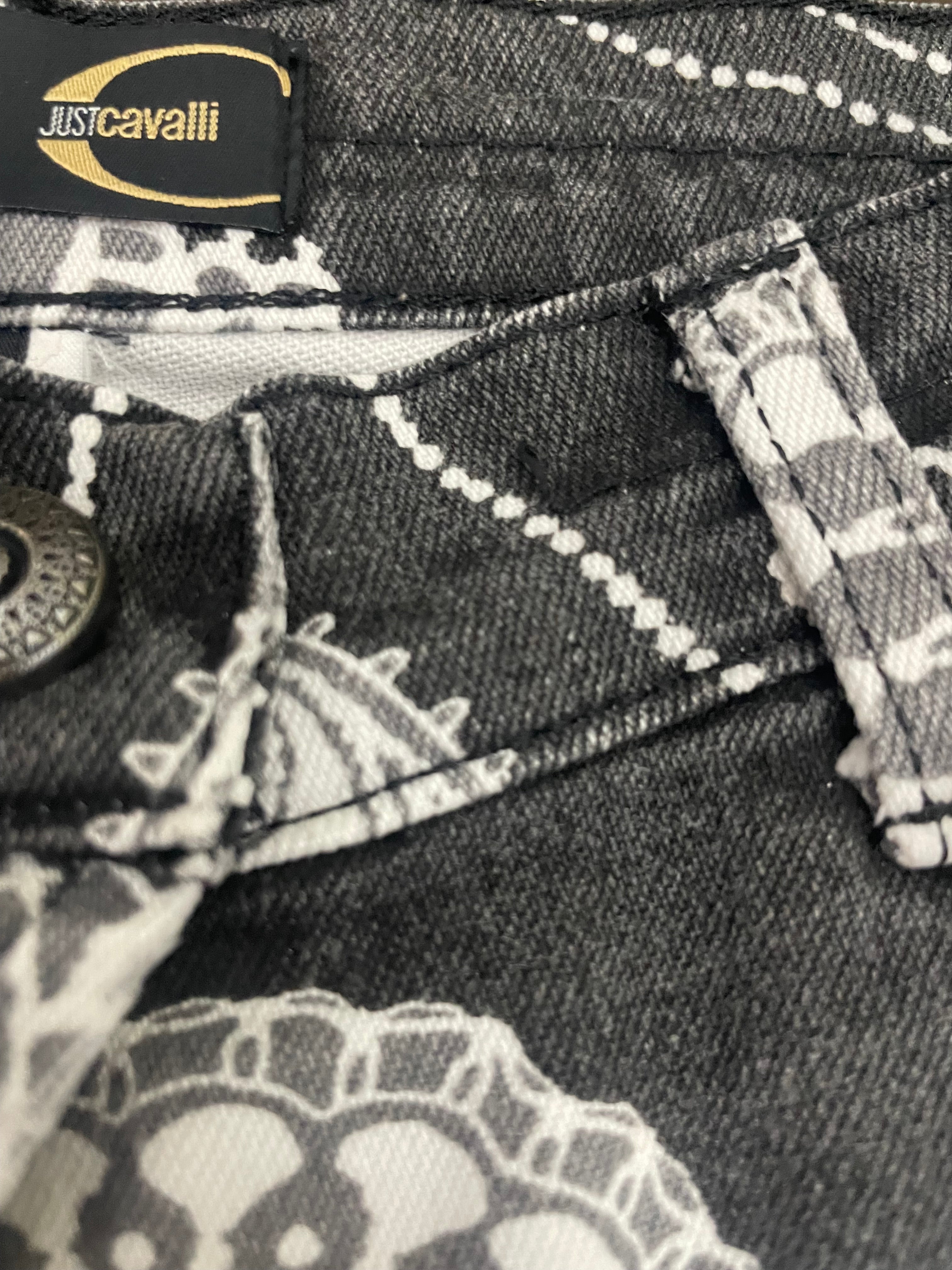 Y2K Just Cavalli Printed Capri Pants – ITTIERE Era (Made in Italy)