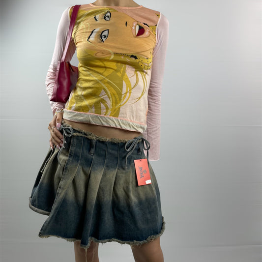 Graphic Girl in Denim - Antiga Outfit Box #4