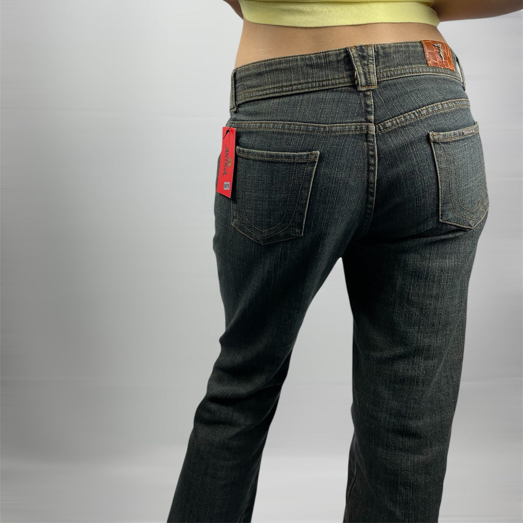 Trussardi Jeans – W28 L33 (UK 8) Low Rise Straight Leg Denim