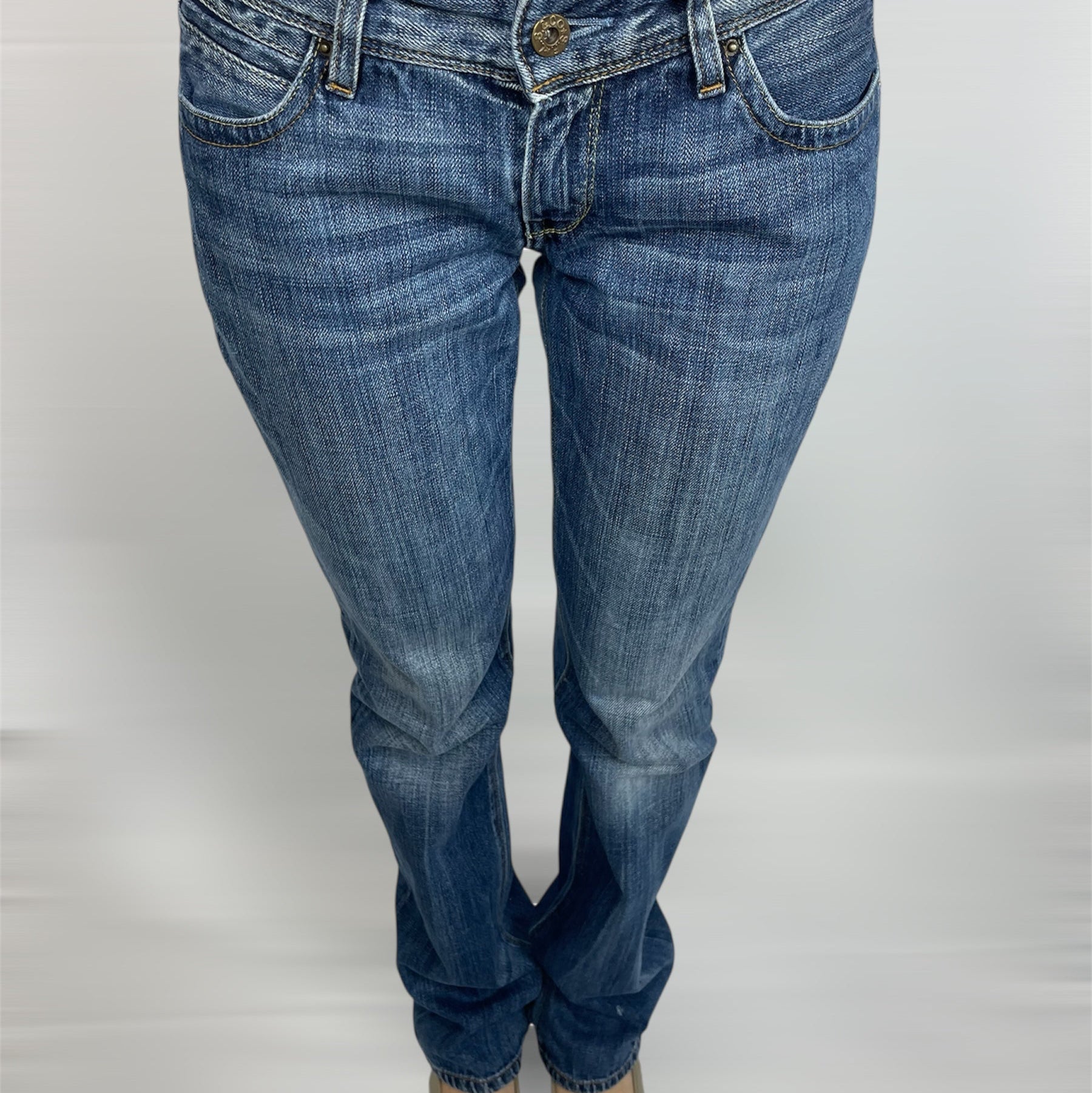 Levi’s 470 Straight Fit Vintage Jeans – W29 L32 - Best fit UK 6-8