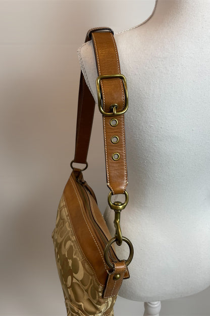 Y2K Coach Signature Jacquard Tan Shoulder Bag (E0973–F10379)