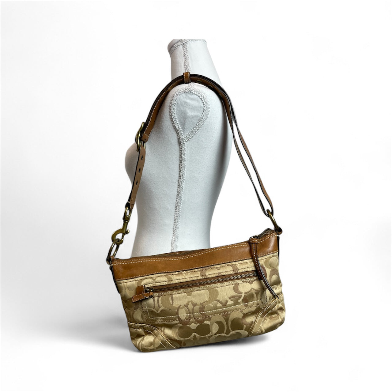 Y2K Coach Signature Jacquard Tan Shoulder Bag (E0973–F10379
